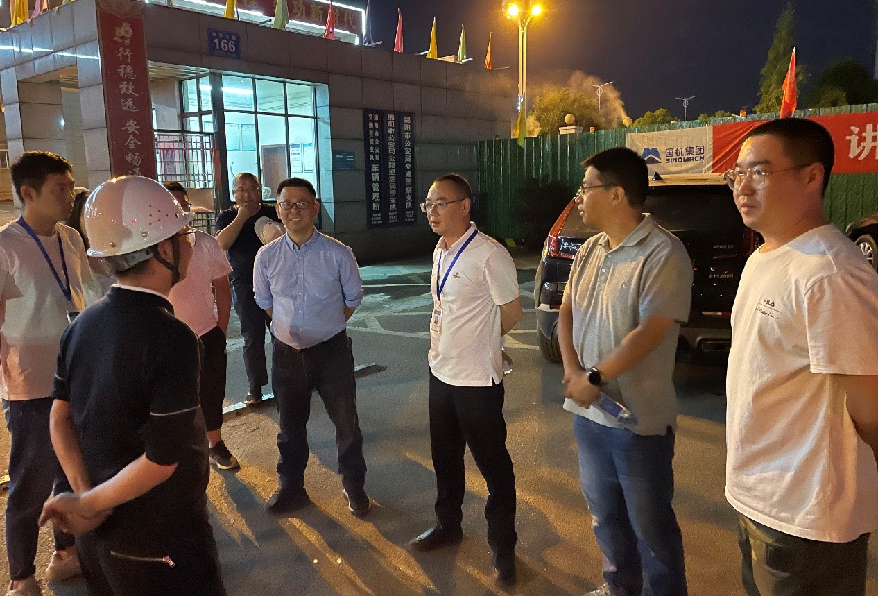 5.31插红旗 建阵地 扎根一线提效率2.jpg