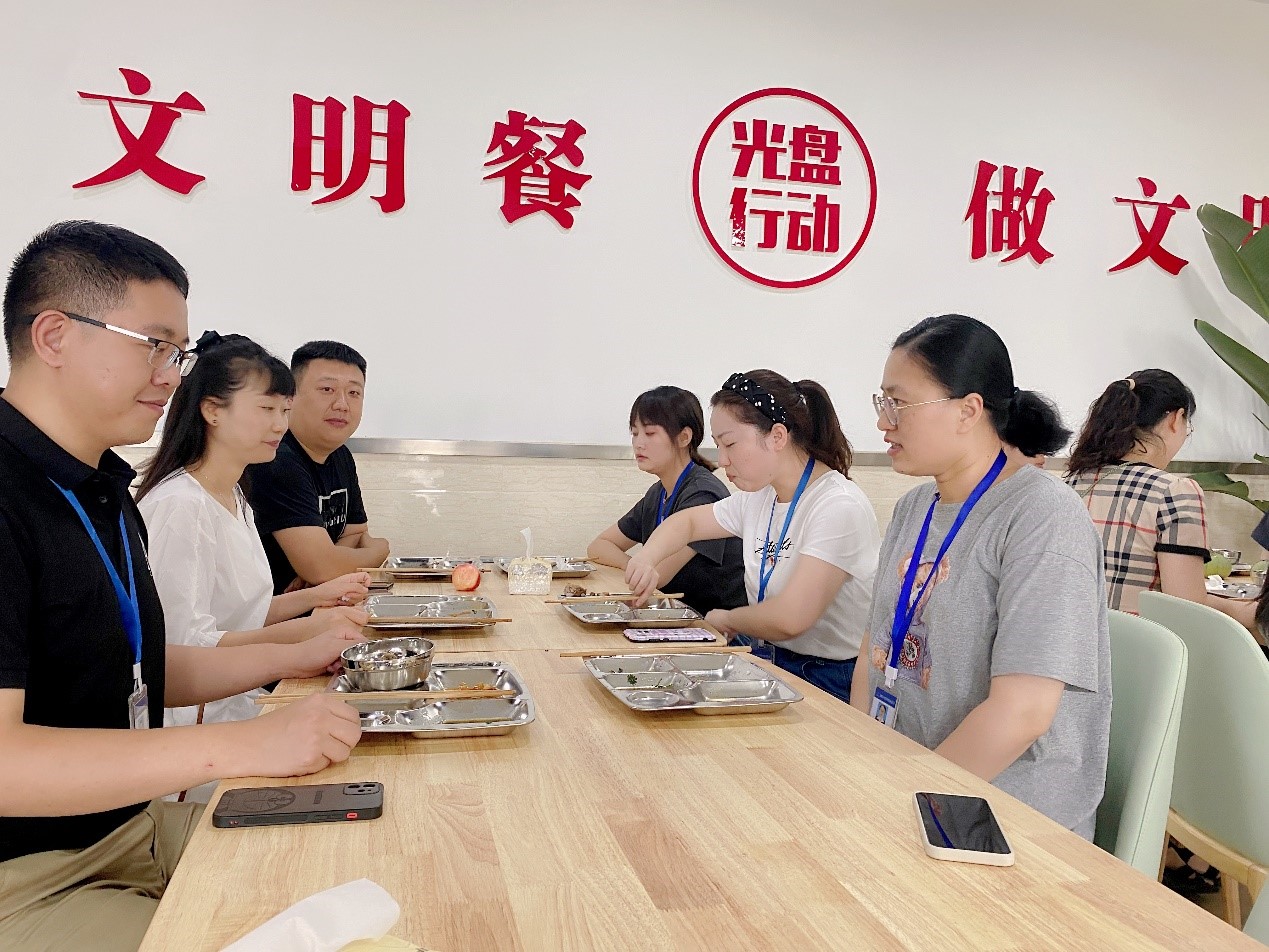 6.24经开投控集团开展“光盘行动 你我同行”主题日活动.jpg 6.24经开投控集团开展“光盘行动 你我同行”主题日活动.jpg