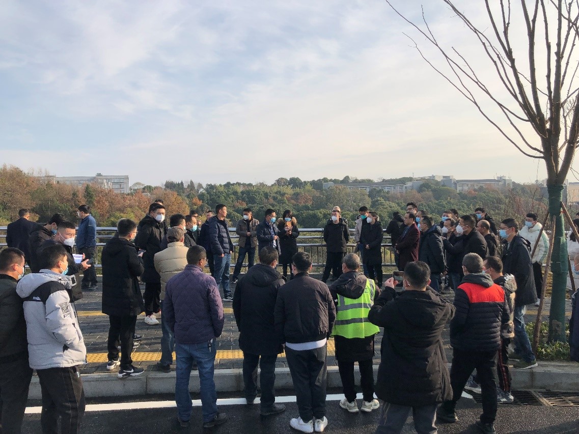 12.28经开区机场东路提升改造项目举办现场观摩会2.jpg 12.28经开区机场东路提升改造项目举办现场观摩会2.jpg