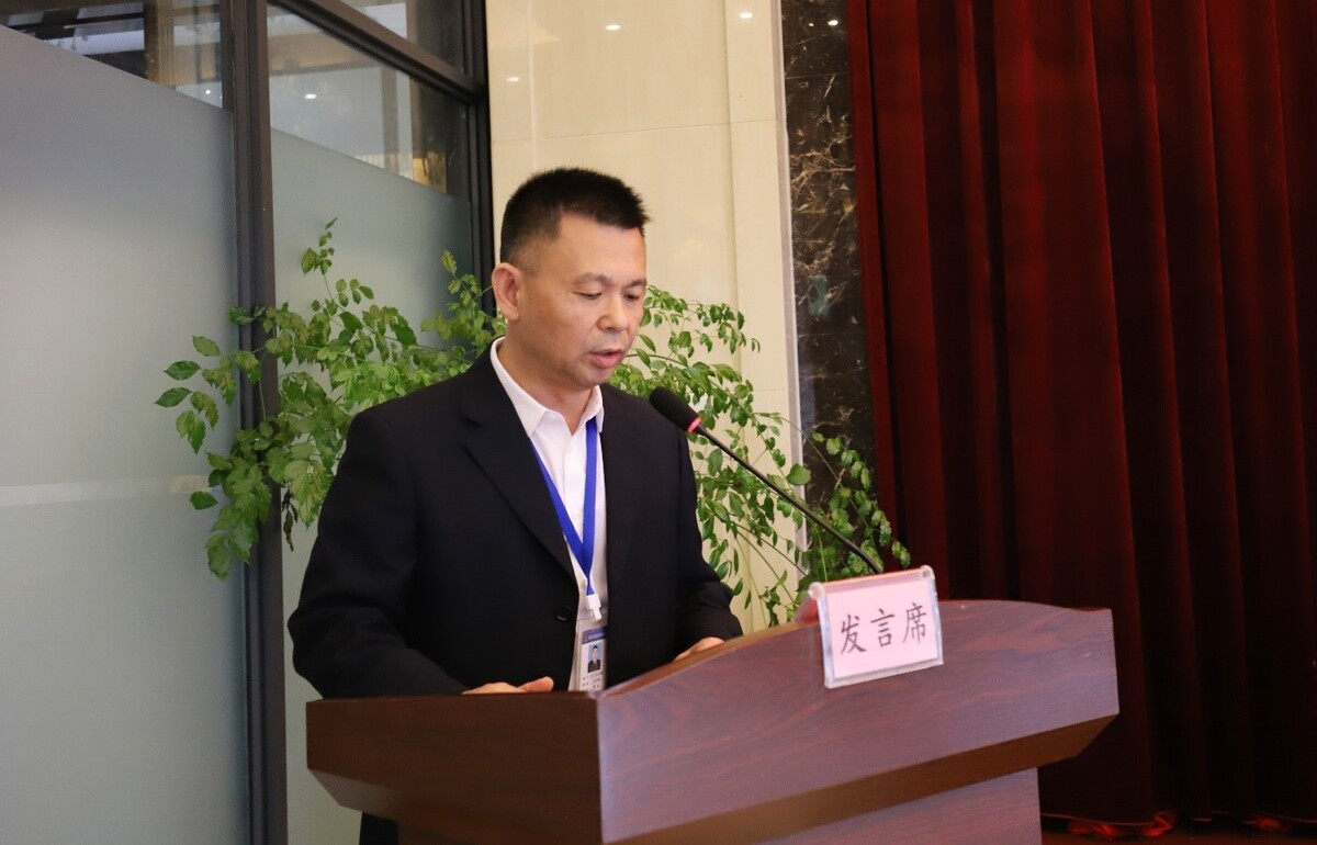 4.28把好任前“廉洁关”经开投控集团对新任 中层干部开展集体廉政谈话6.jpg